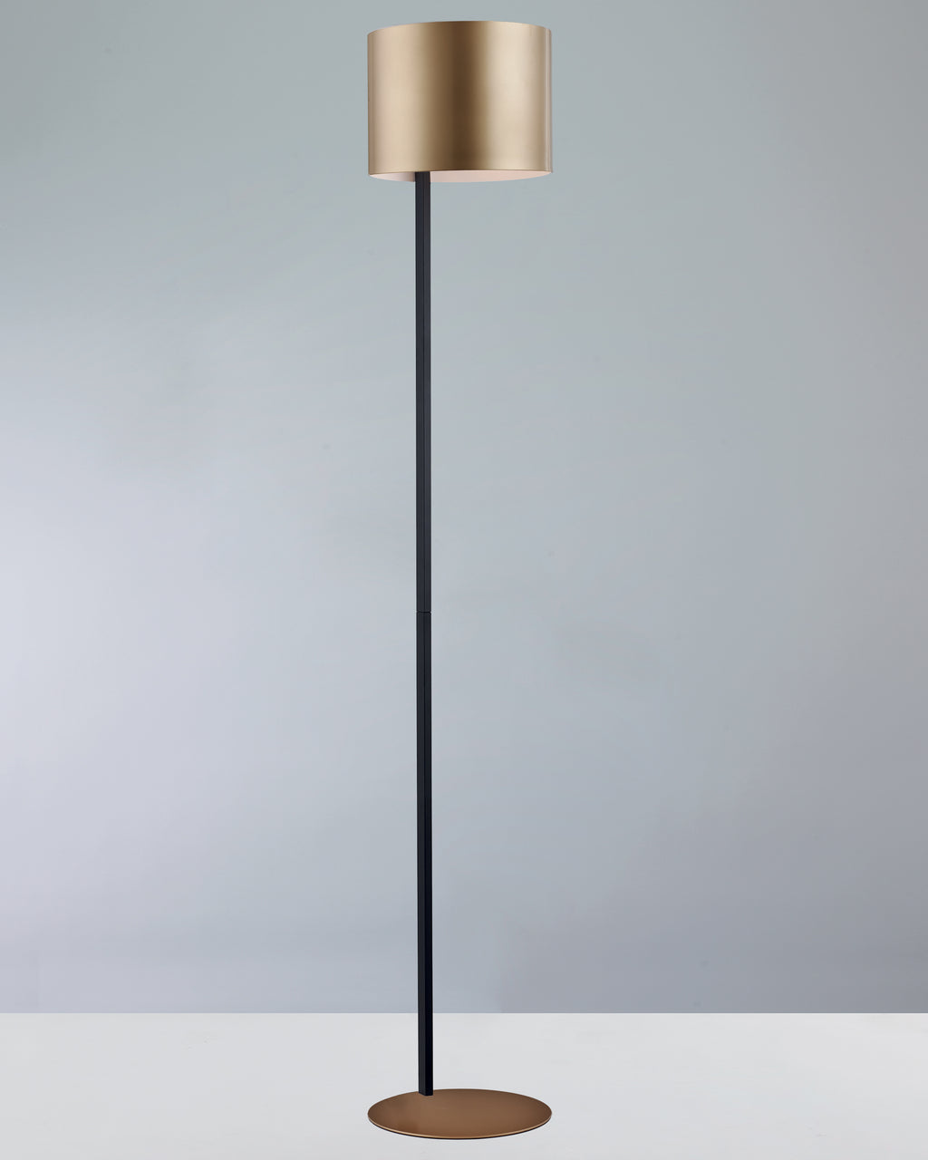 Metropolis, piantana con paralume Ø30, oro